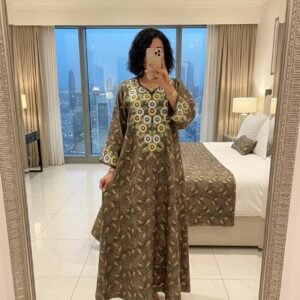 دراعة بنية مطرزة ورود - كشخة زوارة كويتية راقية جداً
